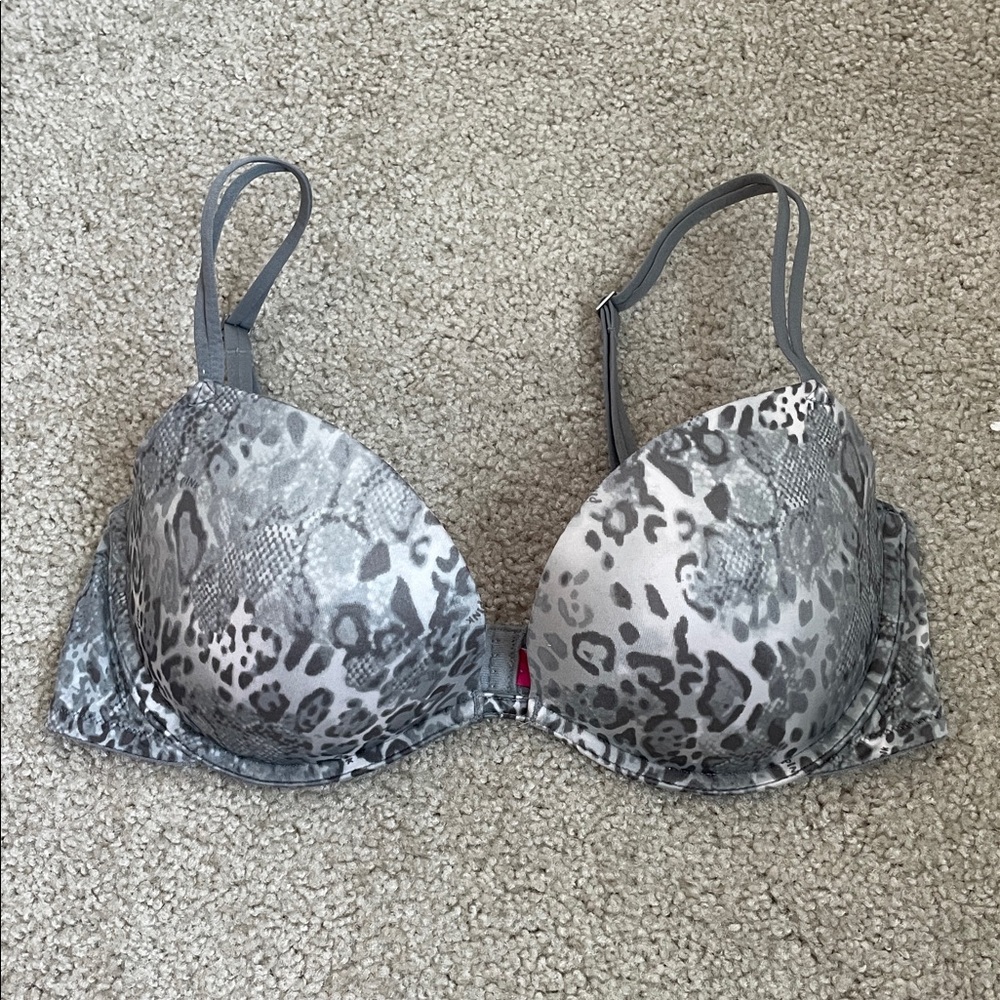 PINK VS Heartbreaker Plunge Push-Up Bra
